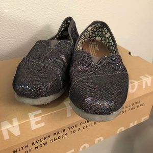 TOMS Sparkly Shoes 7.5 Womens